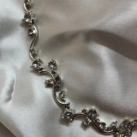 Silver tone metal with cubic zirconia necklace - Picture 4 of 9